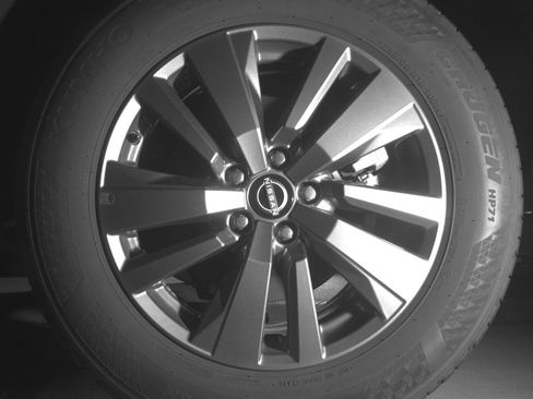 Used 2025 Nissan Pathfinder SV FWD image 14