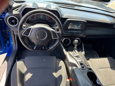 Used 2016 Chevrolet Camaro LT RWD image 7