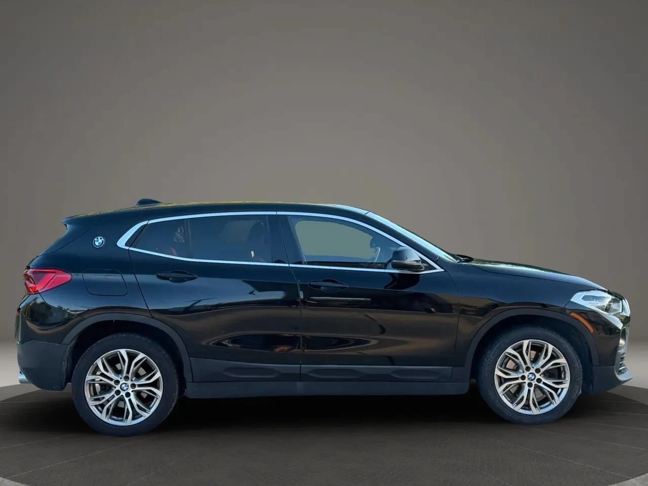 Used 2018 BMW X2 sDrive28i w/ Convenience Package FWD image 2