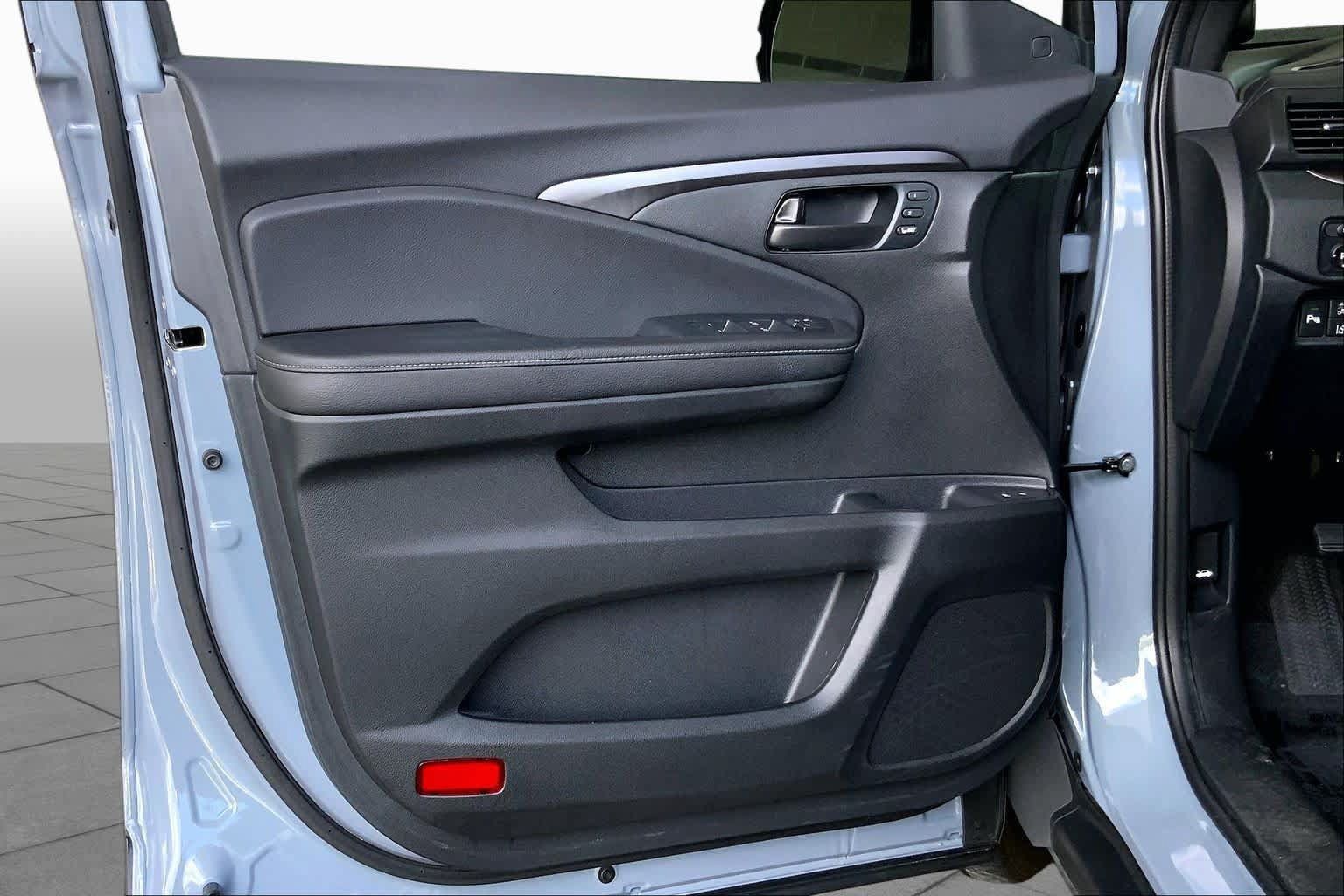 Used 2023 Honda Passport EX-L image 22
