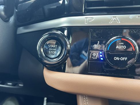 New 2026 Nissan Pathfinder Platinum AWD/4WD image 4