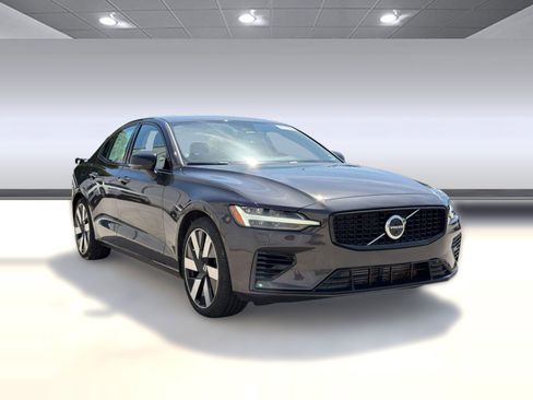 Certified 2024 Volvo S60 T8 Plus w/ Climate Package AWD/4WD image 7