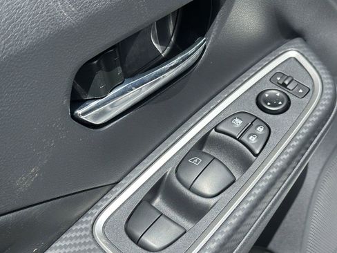 Used 2025 Nissan Versa SR w/ Trunk Package FWD image 22
