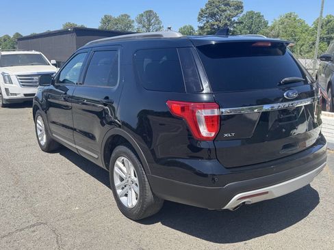 Used 2017 Ford Explorer XLT w/ Equipment Group 201A FWD image 7