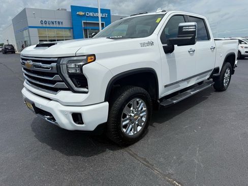 Used 2024 Chevrolet Silverado 2500 High Country image 9