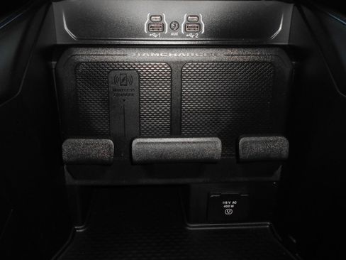 Used 2025 RAM 1500 Laramie w/ Sport Appearance Package AWD/4WD image 25