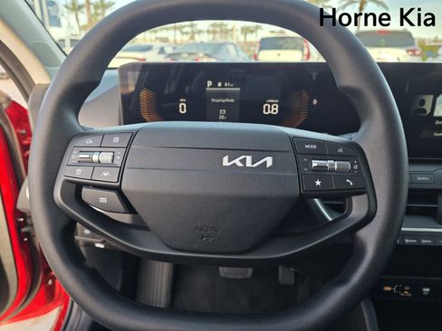 New 2025 Kia K4 LXS image 23
