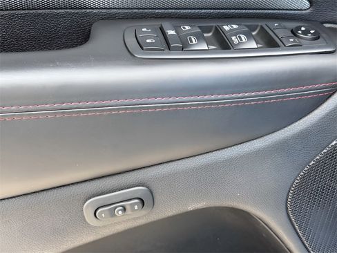 Used 2018 Dodge Durango R/T w/ Technology Group image 28