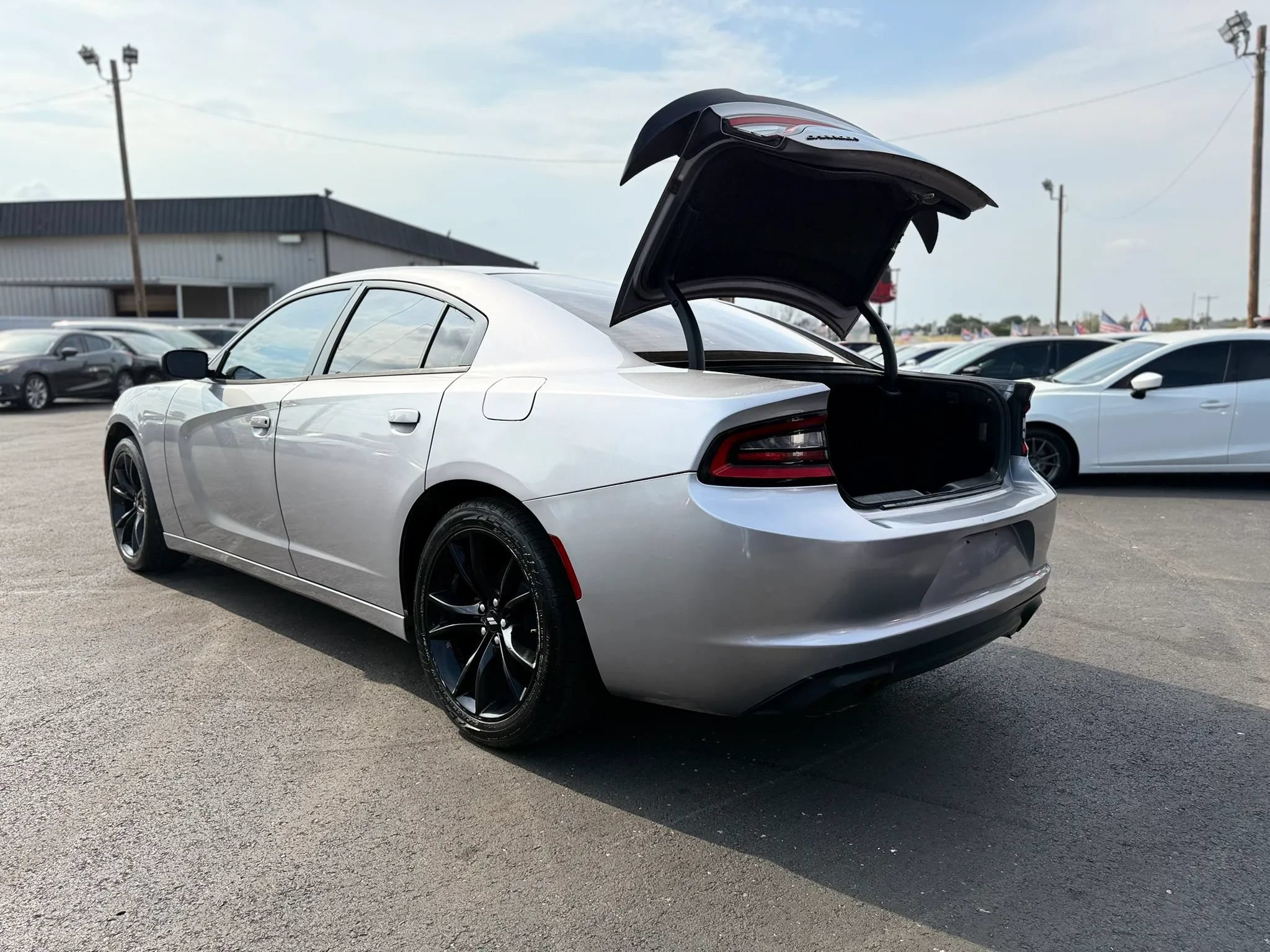 Used 2017 Dodge Charger SE w/ Blacktop Package RWD image 38
