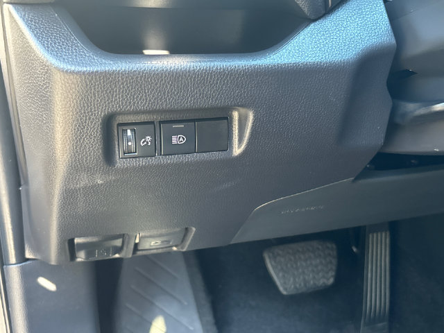 Certified 2025 Toyota RAV4 LE FWD image 27
