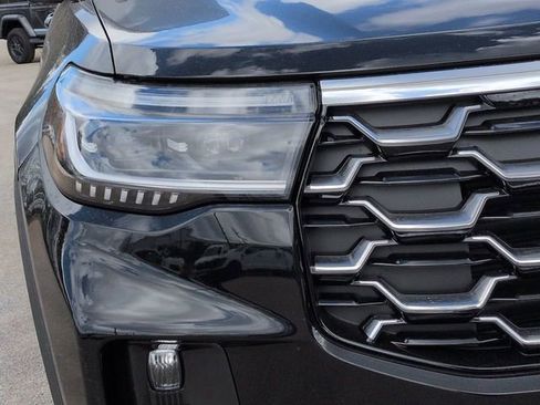 New 2026 Ford Explorer Platinum RWD image 9