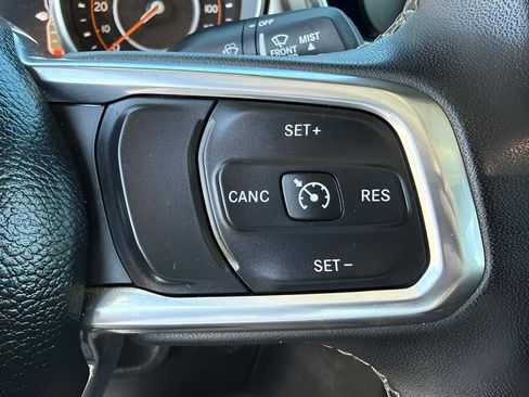 Used 2023 Jeep Gladiator Overland image 17