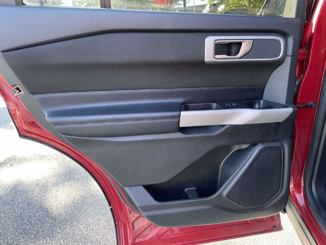 Used 2020 Ford Explorer XLT AWD/4WD image 16