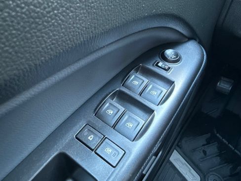 Used 2022 Chevrolet Colorado Z71 w/ Safety Package AWD/4WD image 37
