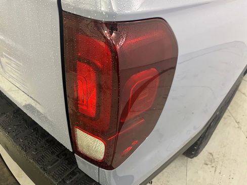 New 2026 Honda Ridgeline Black Edition image 43