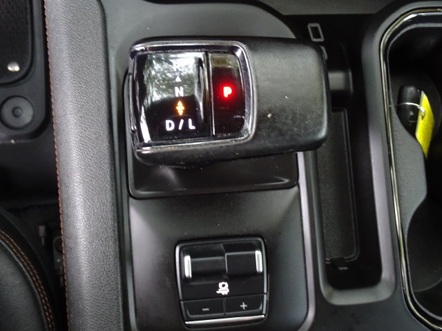 Used 2024 GMC Sierra 1500 AT4 w/ Technology Package AWD/4WD image 12