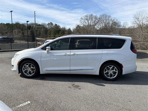 Used 2020 Chrysler Pacifica Limited image 4