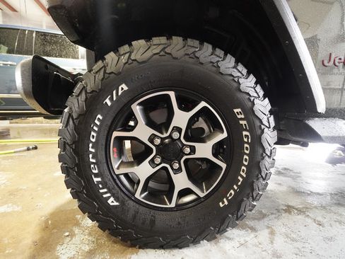 Used 2023 Jeep Wrangler Unlimited Rubicon AWD/4WD image 40