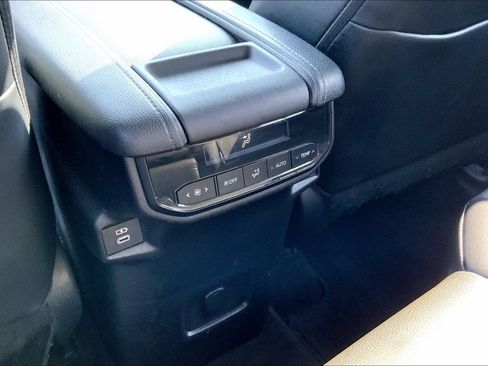 Used 2024 Toyota Grand Highlander FWD image 32