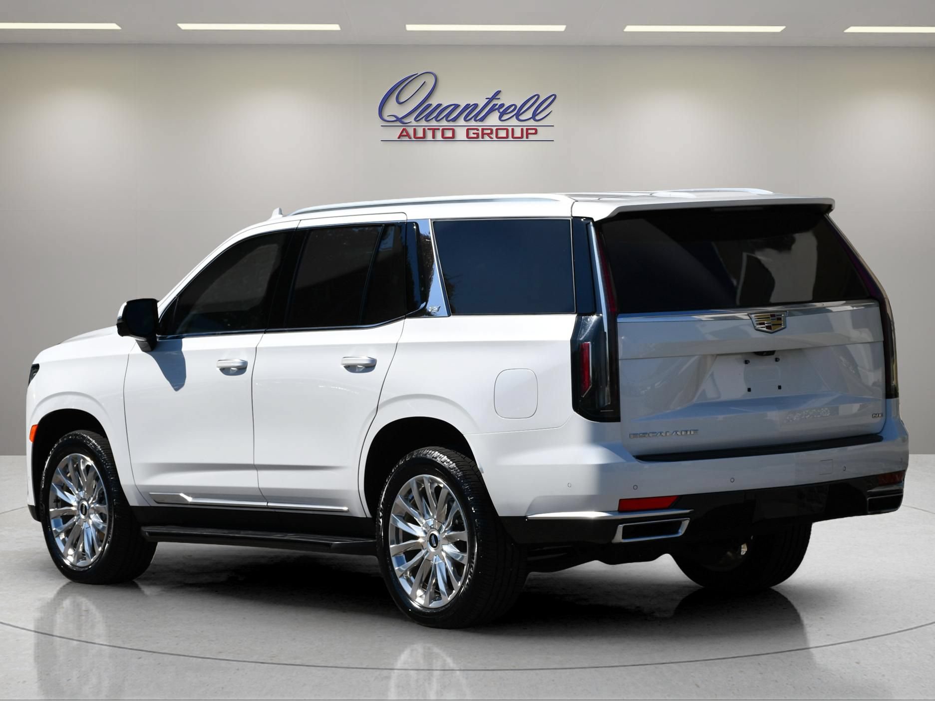 Used 2021 Cadillac Escalade Premium Luxury AWD/4WD image 6