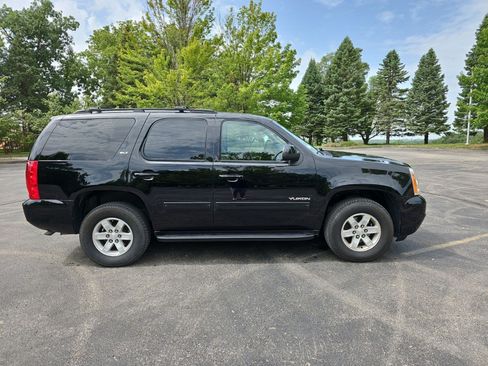Used 2014 GMC Yukon SLT w/ SLT-2 Equipment Package AWD/4WD image 7