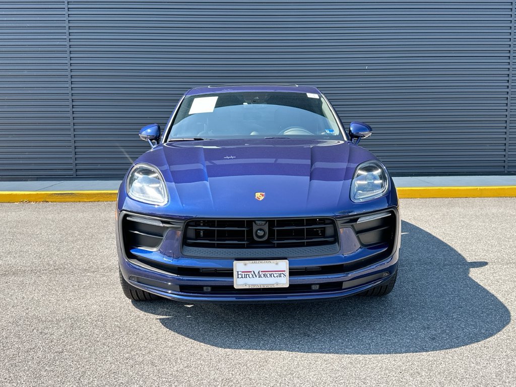 Certified 2026 Porsche Macan AWD/4WD image 6