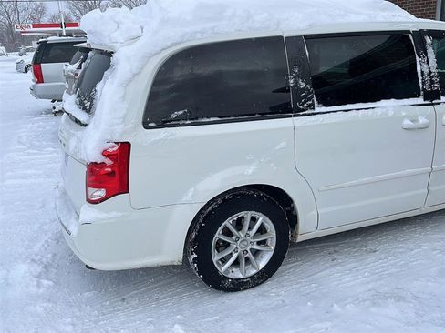 Used 2013 Dodge Grand Caravan SXT w/ UConnect Hands-Free Group image 8