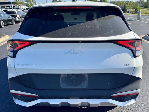 Used 2023 Kia Sportage LX AWD/4WD image 4