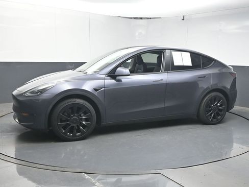 Used 2023 Tesla Model Y Long Range AWD/4WD image 4