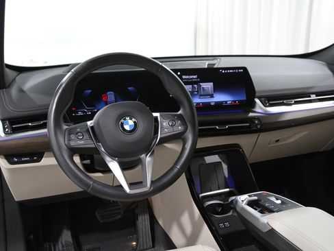 Certified 2023 BMW X1 xDrive28i w/ Premium Package image 6