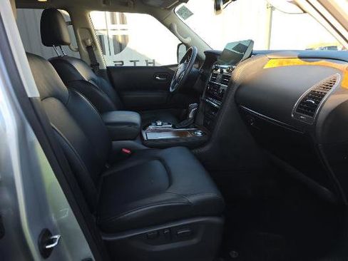 Used 2024 Nissan Armada SL w/ Captain's Chairs Package image 8