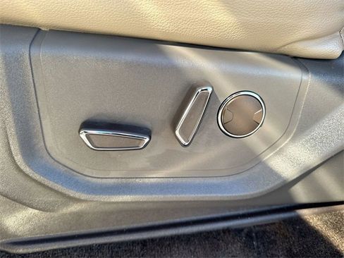 Certified 2018 Ford Expedition Max XLT w/ Equipment Group 202A image 18