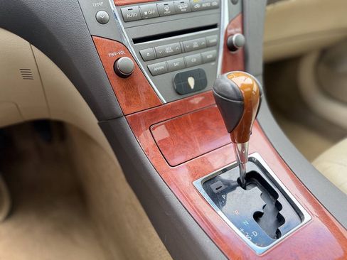 Used 2010 Lexus ES 350 FWD image 18