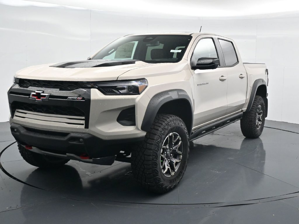 New 2026 Chevrolet Colorado ZR2 w/ Technology Package AWD/4WD image 2