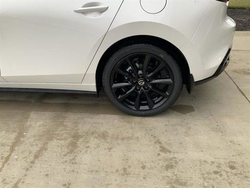 New 2026 MAZDA MAZDA3 Hatchback w/Premium Plus Pkg image 4