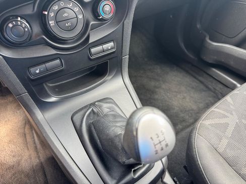 Used 2013 Ford Fiesta SE FWD image 18