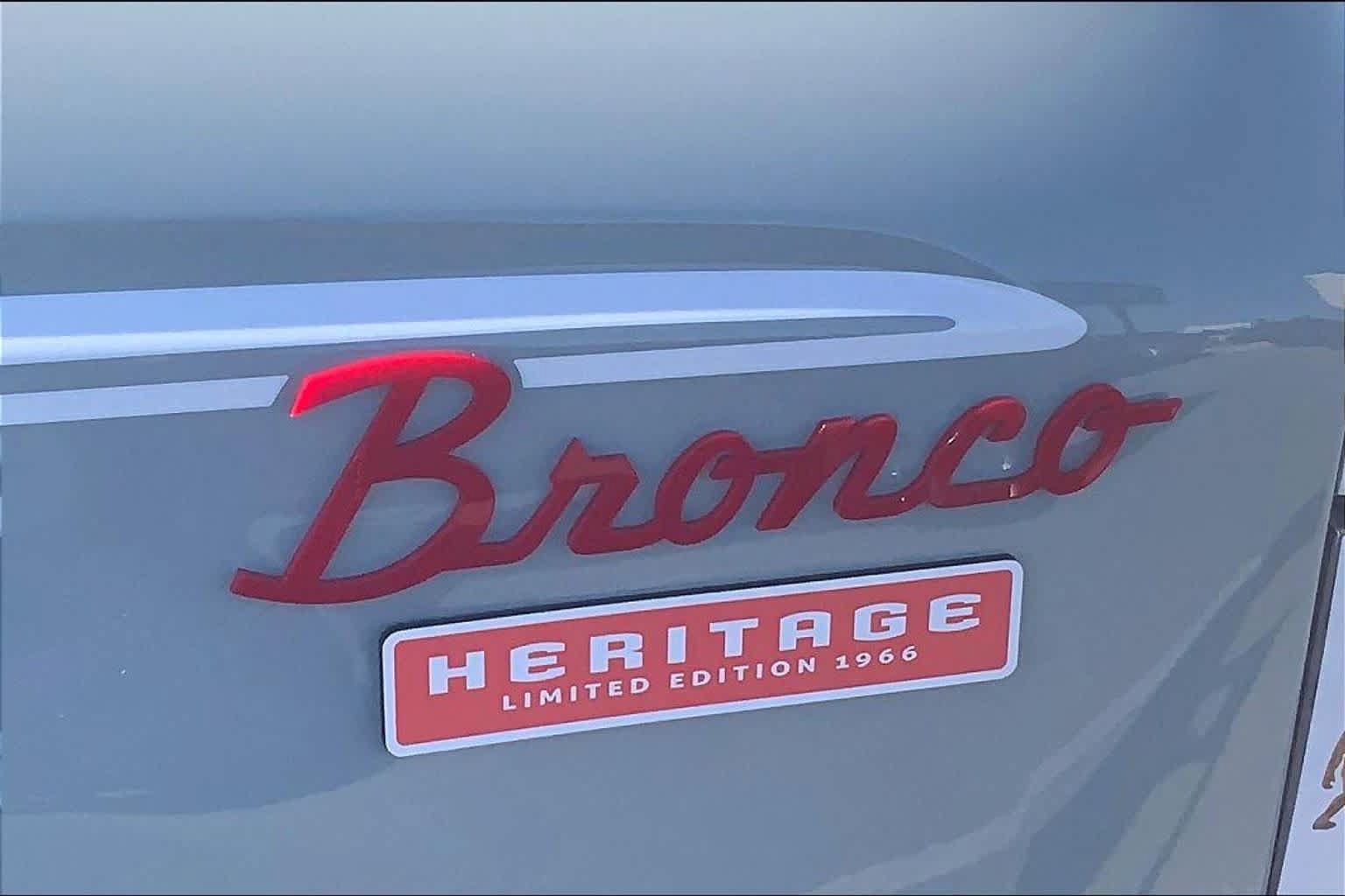 Used 2024 Ford Bronco Heritage Edition AWD/4WD image 10