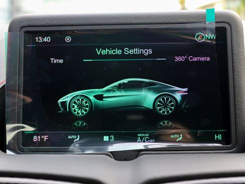 Used 2021 Aston Martin V8 Vantage Coupe RWD image 19