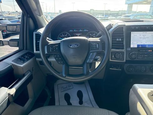 Used 2020 Ford F250 XLT w/ FX4 Off-Road Package image 16