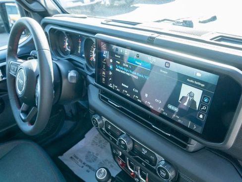 Certified 2025 Jeep Wrangler Unlimited Rubicon image 39