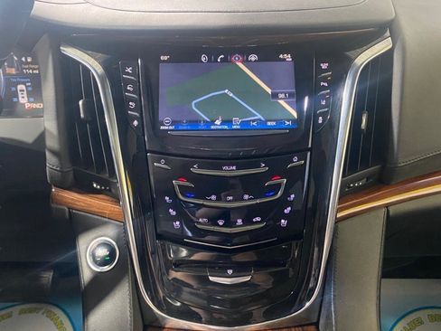 Used 2015 Cadillac Escalade Premium AWD/4WD image 15