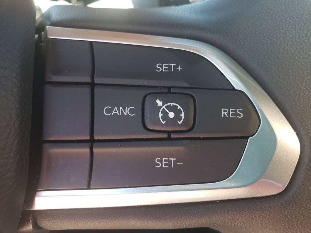 Used 2024 Jeep Compass Latitude AWD/4WD image 17