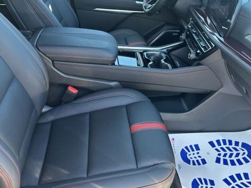 New 2026 Chevrolet Traverse RS w/ LPO, Floor Liner Package image 30