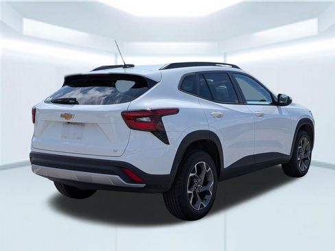 Used 2024 Chevrolet Trax LT w/ Driver Confidence Package image 6