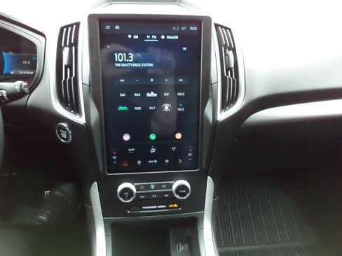Used 2024 Ford Edge SEL AWD/4WD image 12