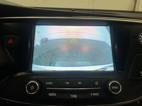 Used 2019 Buick Envision Essence FWD image 9