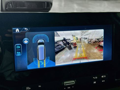 Used 2025 Mercedes-Benz Sprinter 2500 image 14