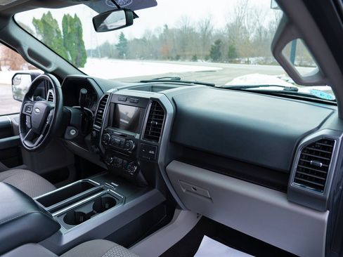 Used 2018 Ford F150 XLT w/ Equipment Group 302A Luxury image 22