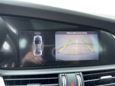 Used 2023 Alfa Romeo Giulia Veloce image 18