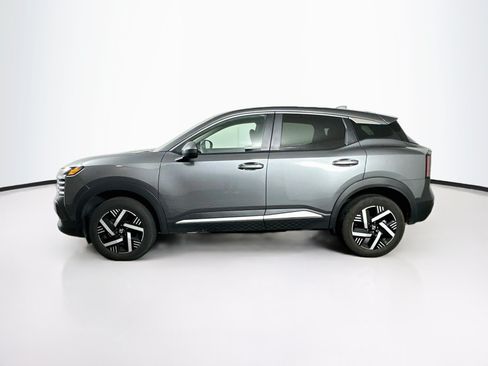 Used 2025 Nissan Kicks SV FWD image 4